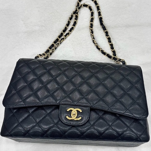 SOLD ON X POSTChanel MAXI  single flap caviar with gold hardware - Picture 14 of 17